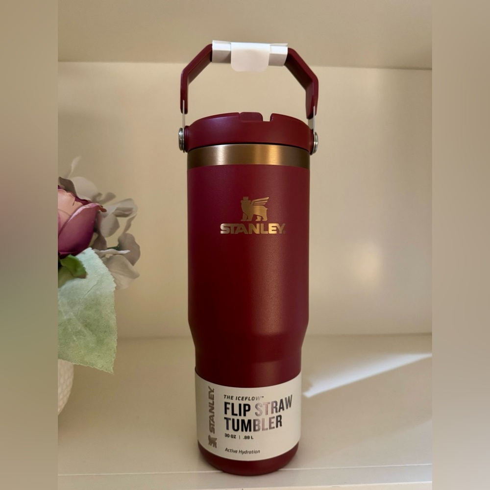 🎉LAST PIECE🎉Stanley 30oz. IceFlow Flip Straw Tumbler Glided Pomegranate